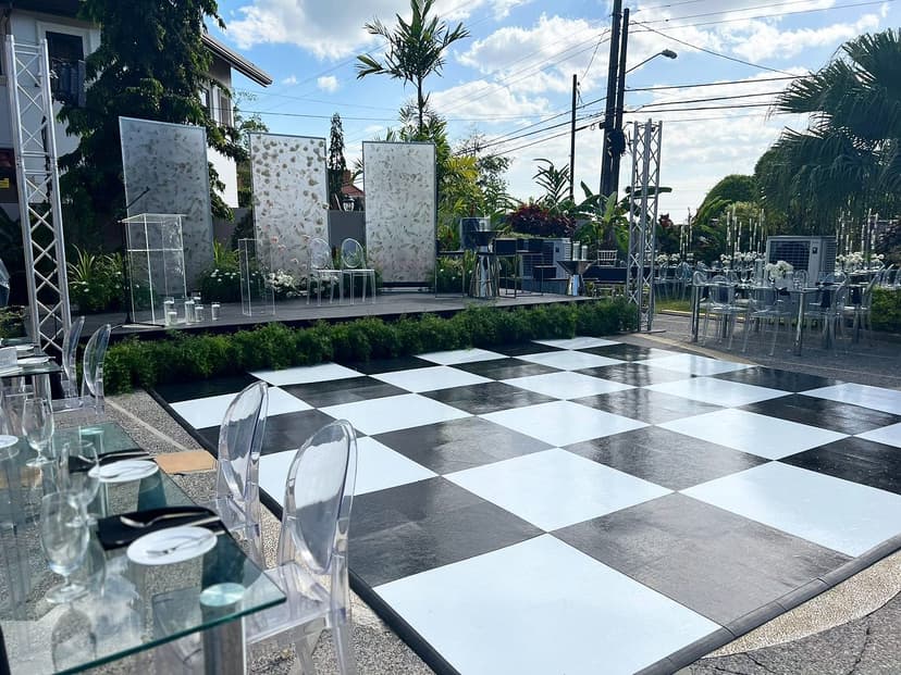 Dance Floor - Black & White 18' x 18'